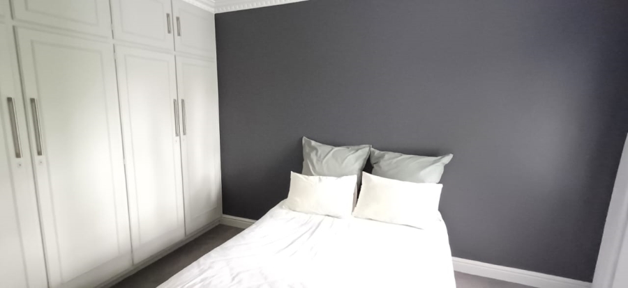 5 Bedroom Property for Sale in Nahoon Valley Park Eastern Cape